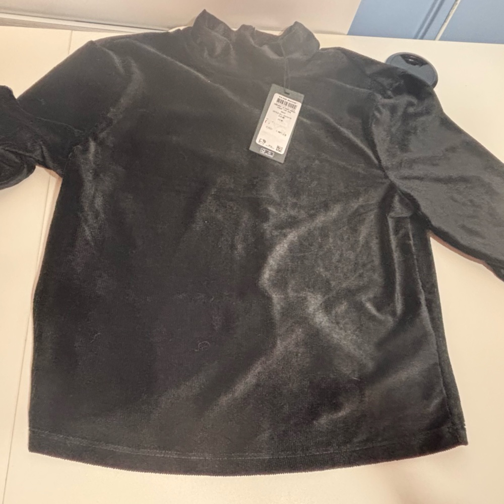 NET Vero Moda Velvet Missis Medium Shorter Torso Long Sleeve Top - Picture 2 of 5